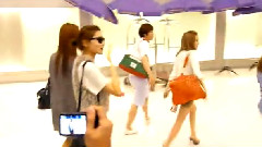 少女时代 - Suwannaphum Airport 6